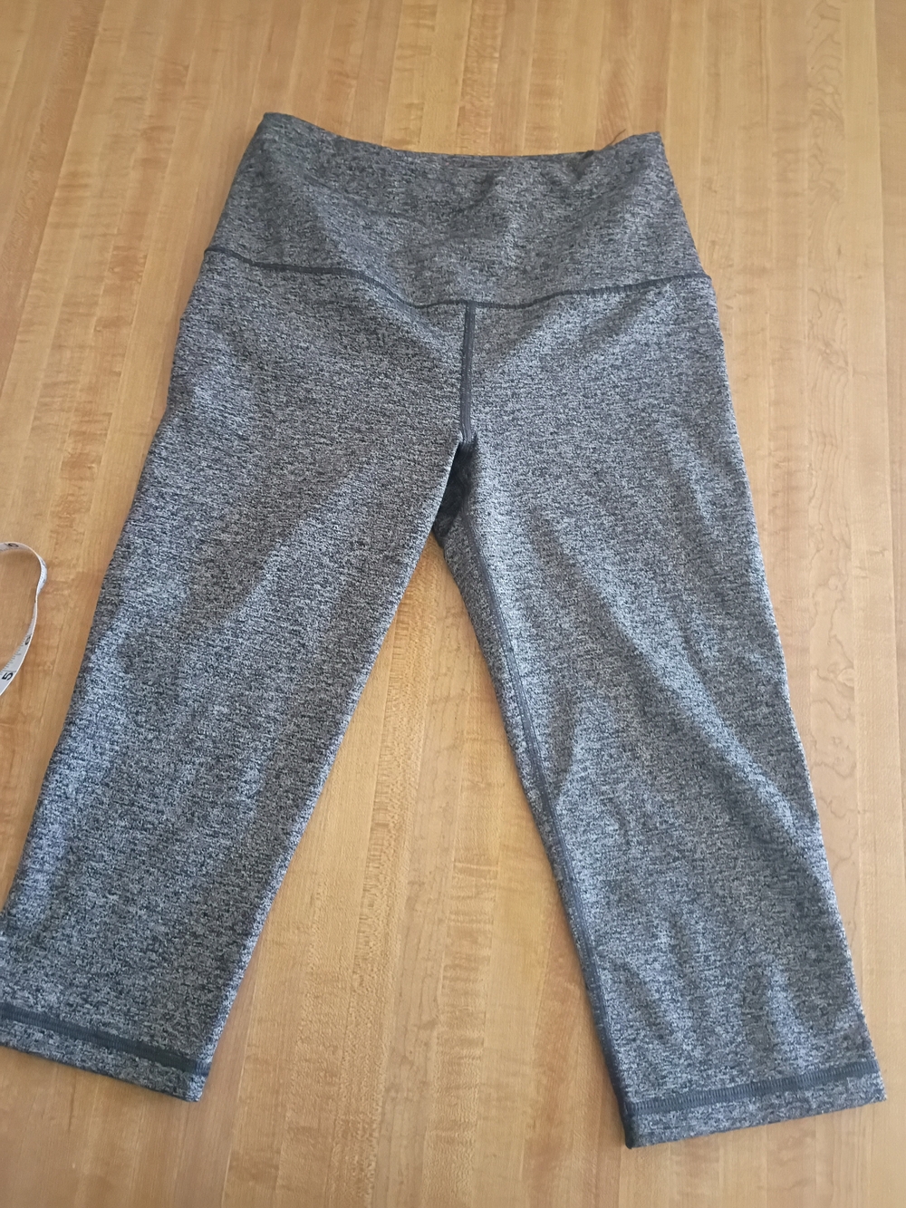 Victoria's Secret Gray Heather Cropped Leggings
